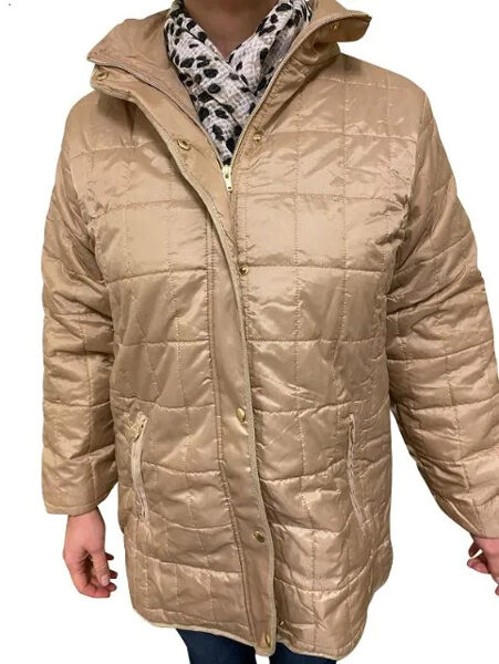 Silta, stepēta starpsezonu jaka sievietēm un jaunietēm bēšā krāsā.